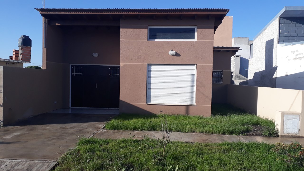 Casa F U Camet a 50 mts del mar y 100 mts playa