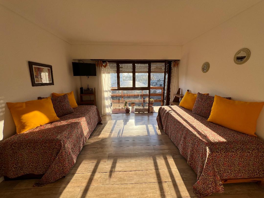 HERMOSO DEPARTAMENTO3 AMBIENTES. A LA CALLE, ZONA LA PERLA.