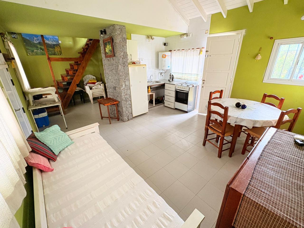 En hermoso entorno, rodeado de la naturaleza y acompañado por el ruido del mar y atardeceres de ensueño. Nos encontramos