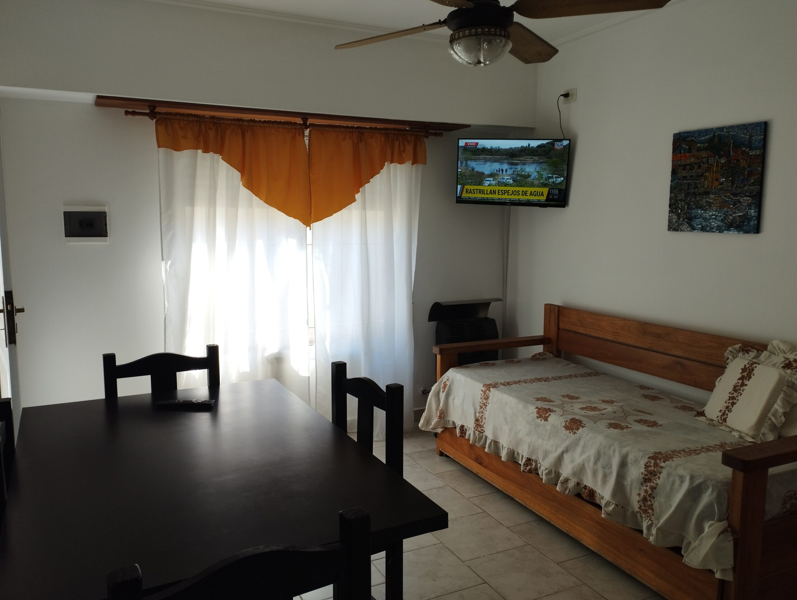 Departamento  a 10 minutos del centro. Amplio y cómodo. Estacionamiento interno y parrilla