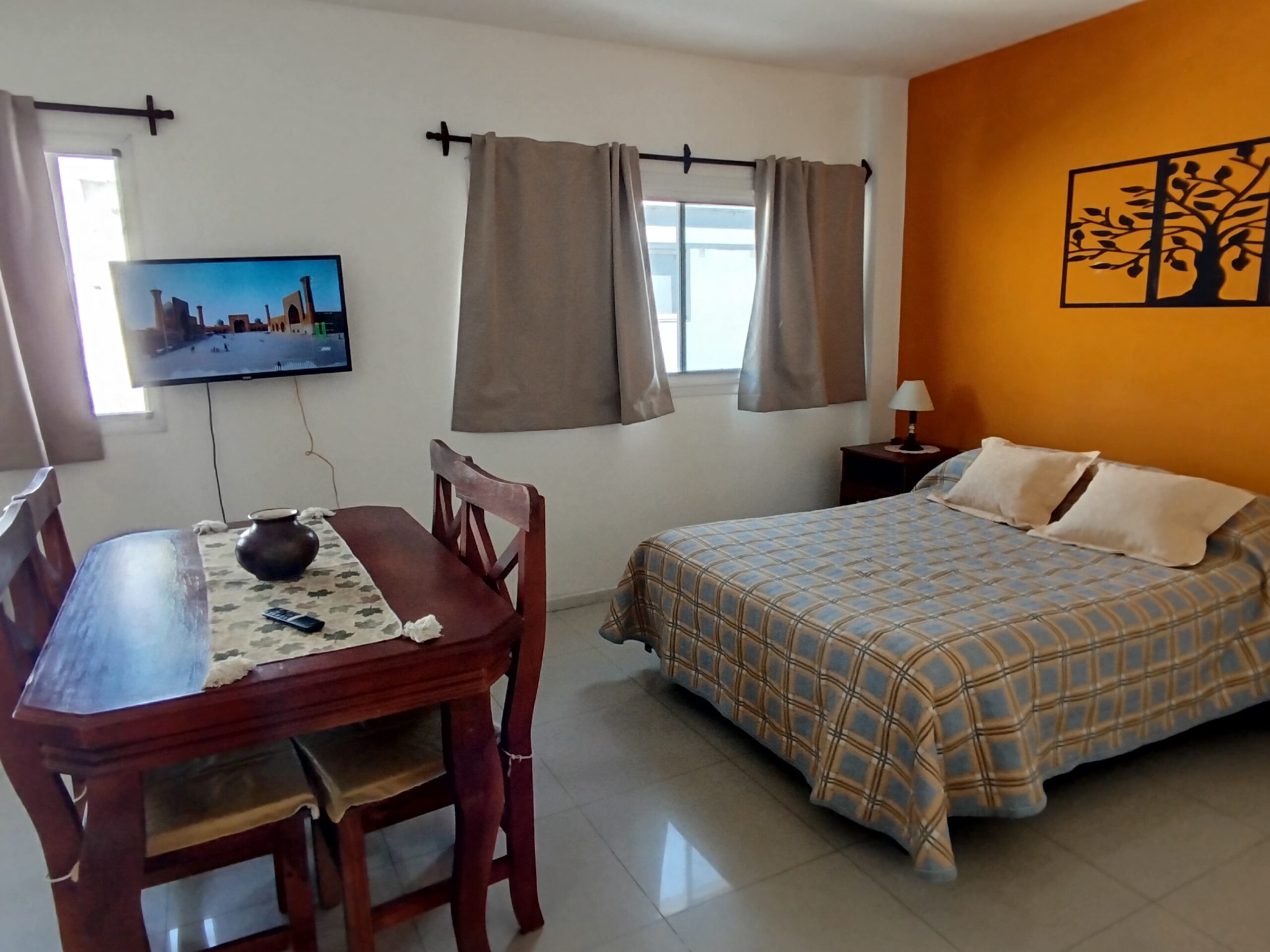 Elegante y cálido monoambiente