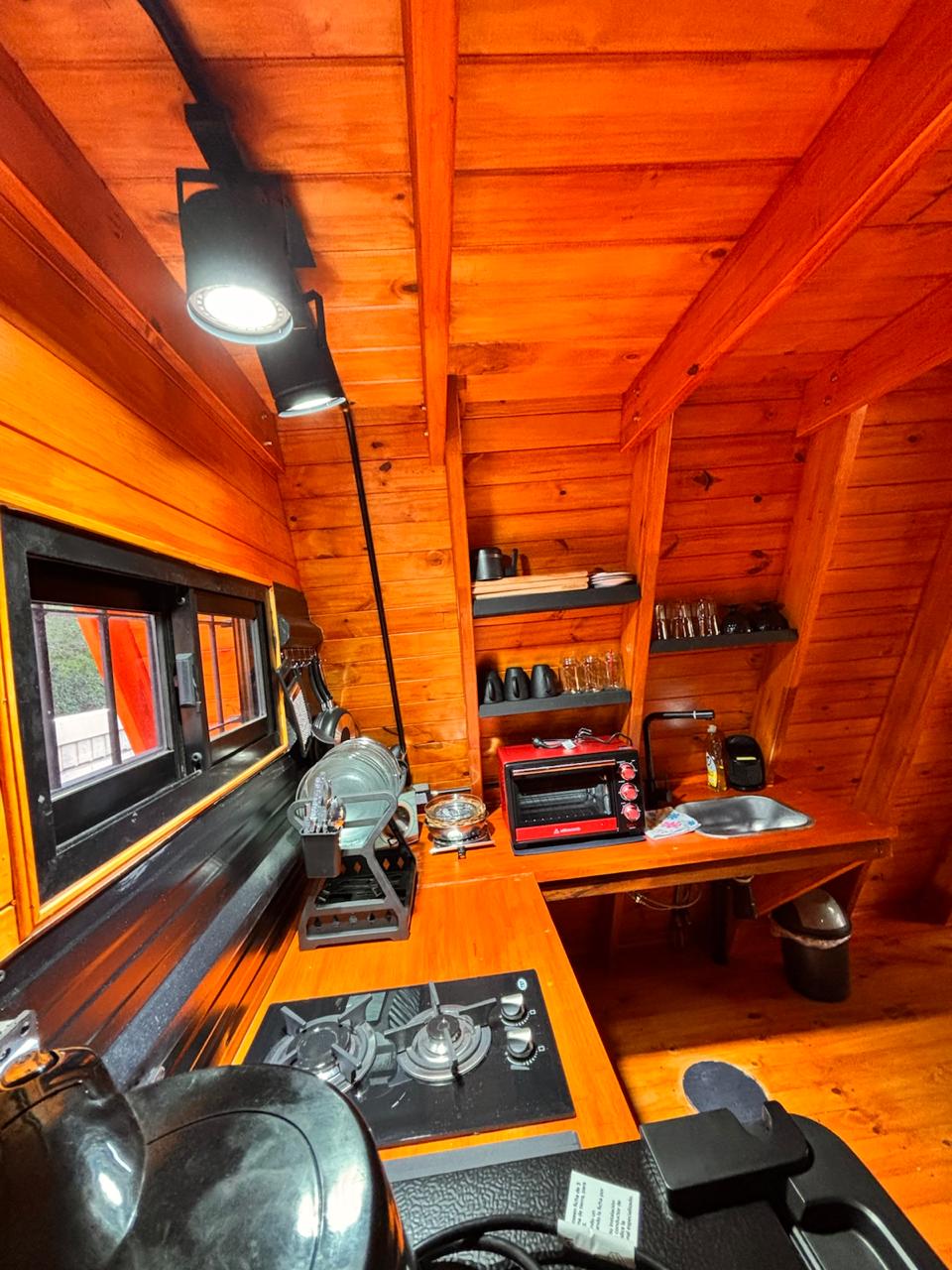 Cabaña alpina con vistas a la montaña