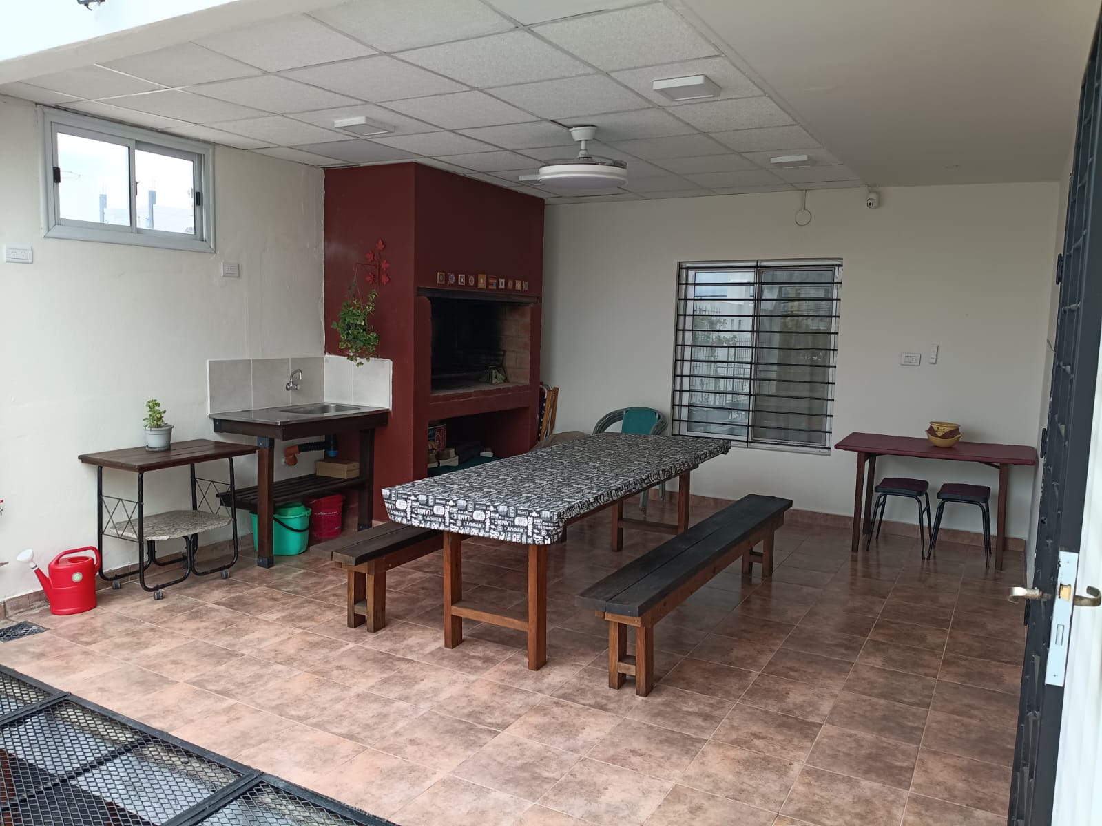 Departamento de 2 Dormitorios Con Patio/Quincho y Asador.                    A 2 cuadras del Hiper Libertad de Gral Paz