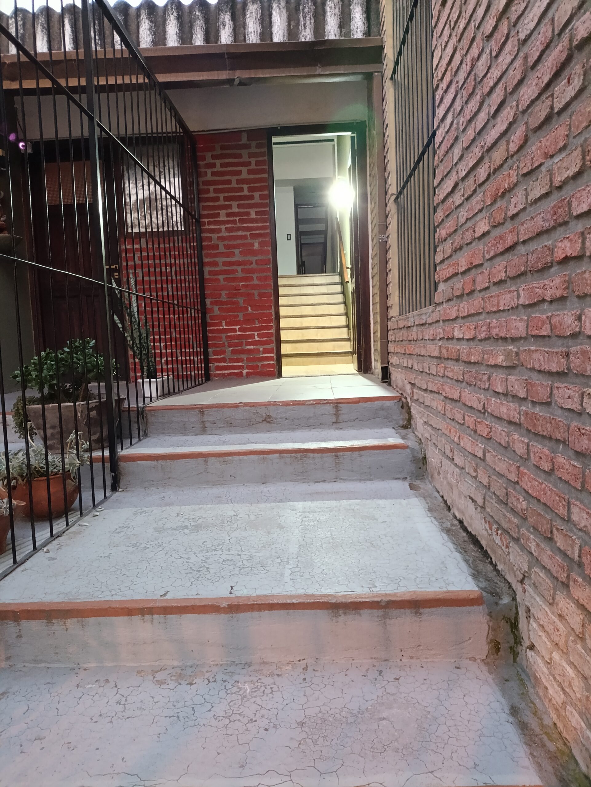 Depto en pleno tres cerritos. Zona de alta influencia y confort.