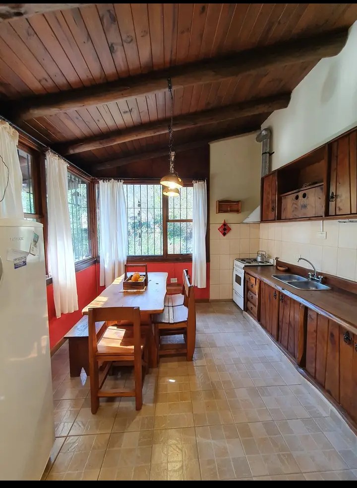 Departamento confortable y luminoso, rodeadas de naturaleza y un amplio parque serrano.