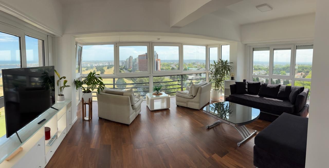 Vista Increible Frente Al Golf Y Al Mar Playa Grande – 3 Dormitorios, 2 Cocheras.categoria