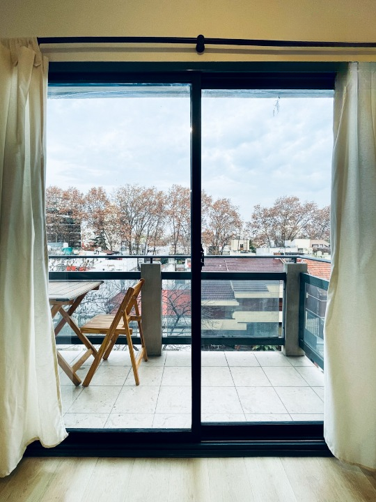 Coqueto Departamento a la calle cerca de subte y avenidas