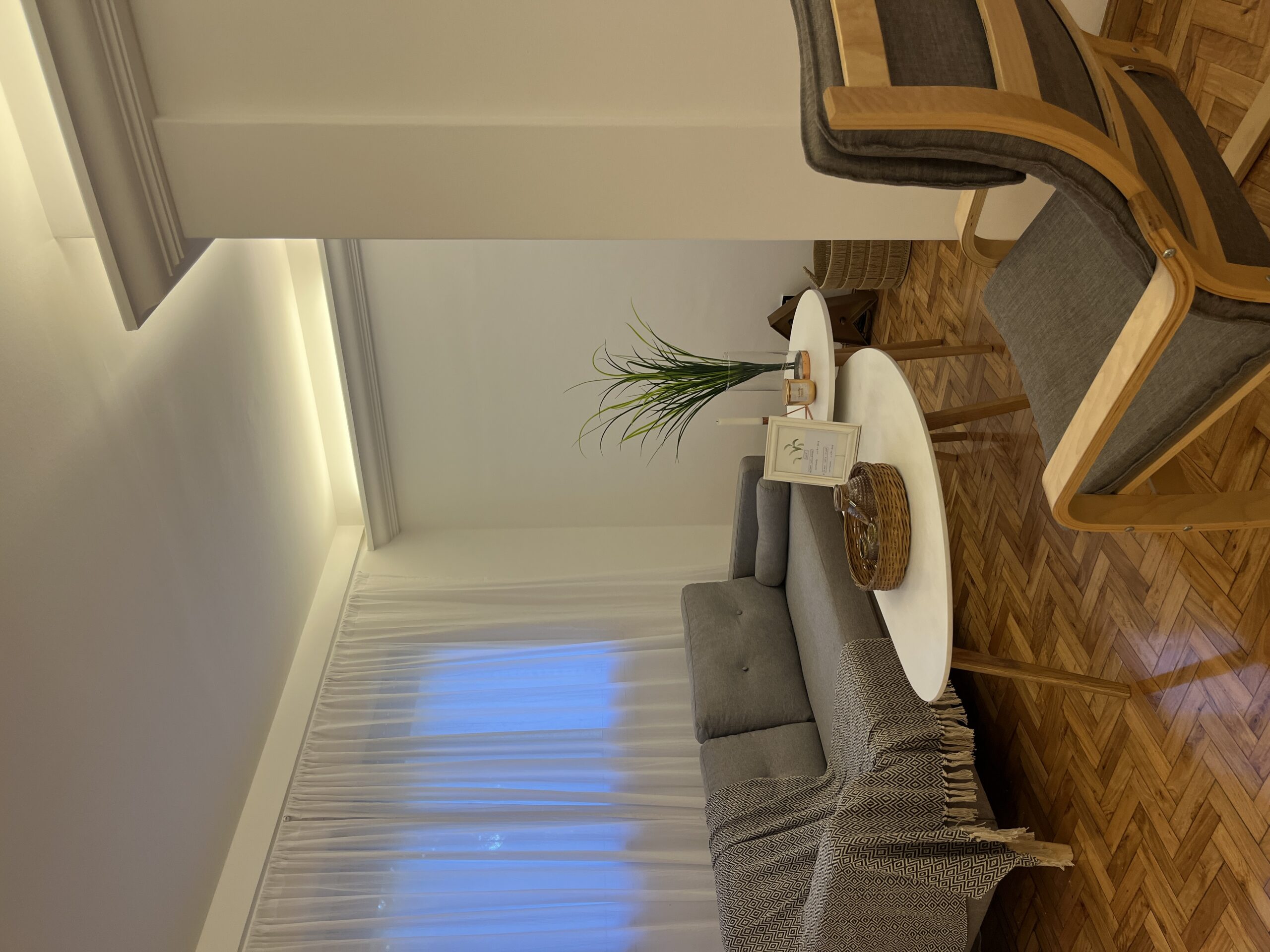 Amplio 4 ambientes a pasos de Av Cabildo