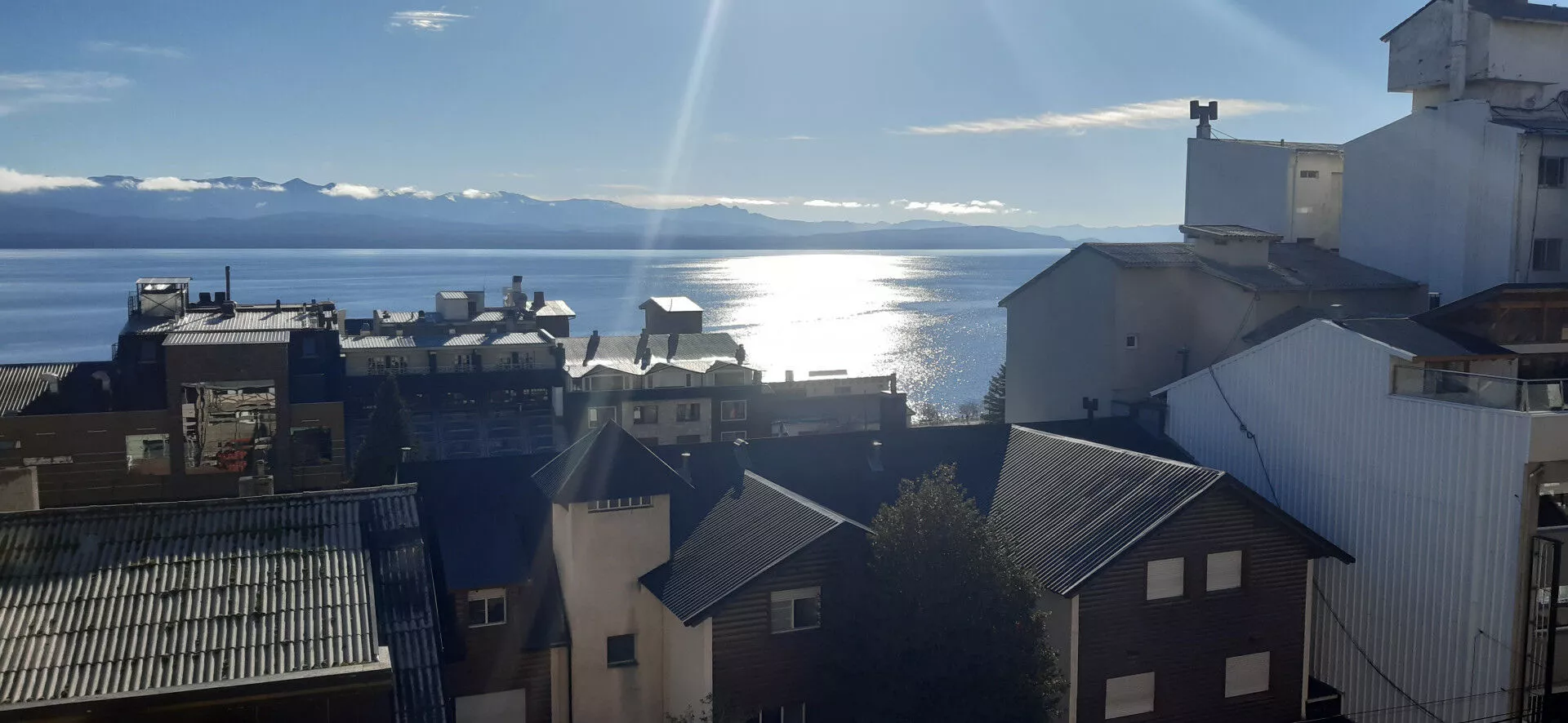 Departamento céntrico con vista al lago