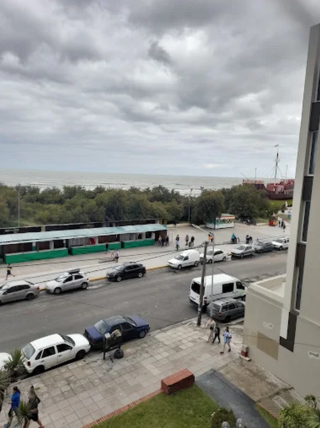 Departamento  de 3 ambientes al frente con orientacion Norte