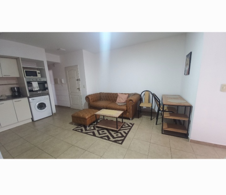Departamento excelente ubicacion, sobre avenida, a 8 cuadras del centro de Quilmes, 3 de cto de Dialisis, Modelo