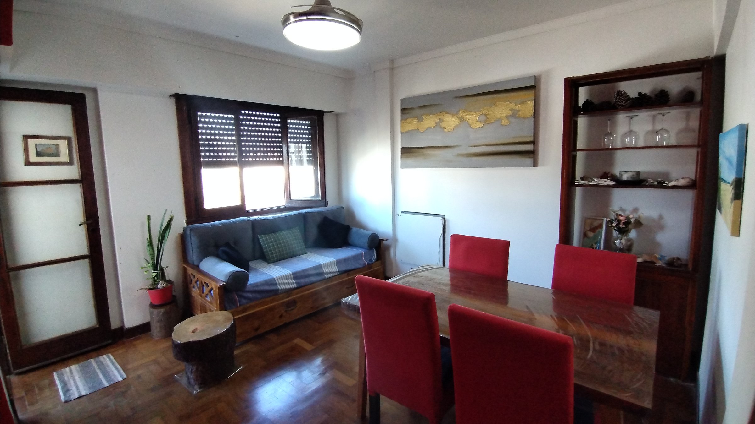 Departamento 2 ambientes al frente con balcón