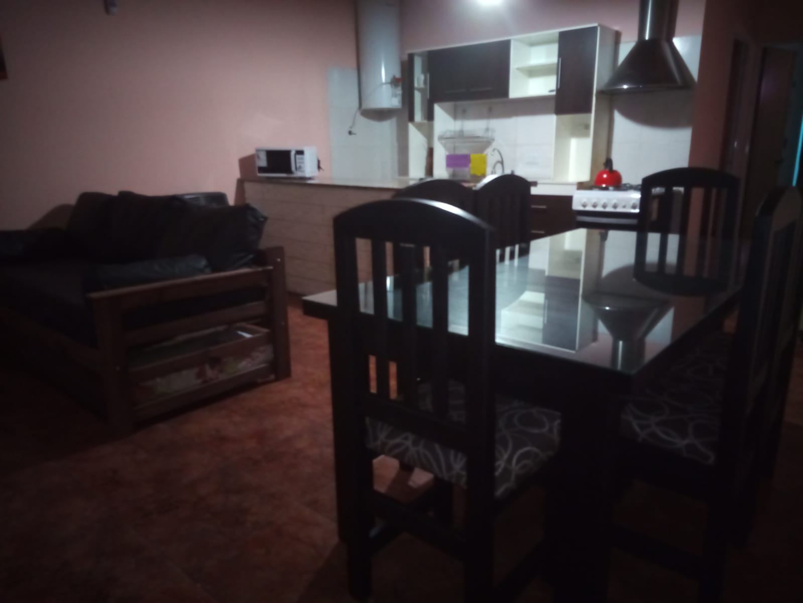 Depto Temporario en Mendoza: 2 Dormitorios, Patio y Capacidad hasta 6 Personas.