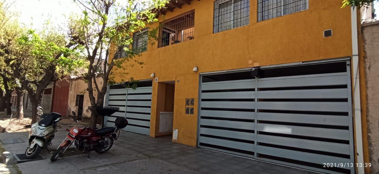 Depto Temporario en Mendoza: 1 Dormitorio, Patio y Capacidad hasta 4 Personas