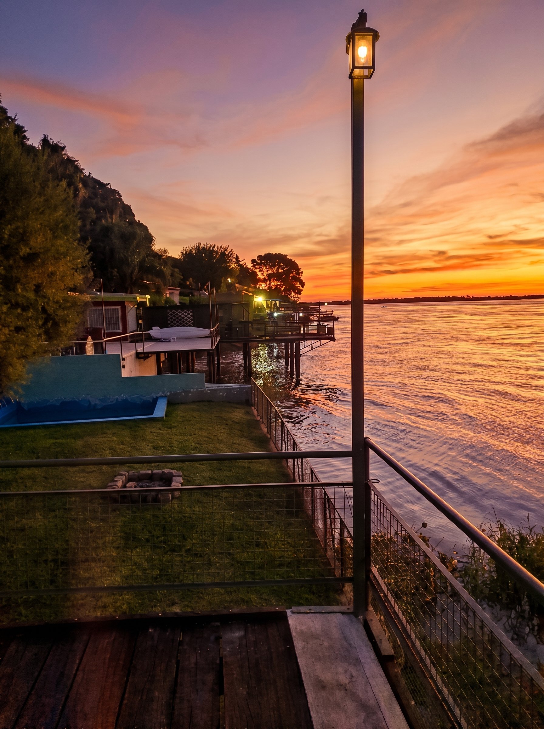 Casa frente al río Paraná