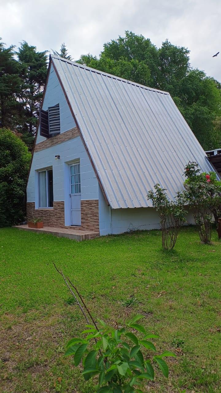 Cabaña alpina. En Potrero de garay. Cordoba. A 2km lago los molinos .a 200 mts rio San Pedro
